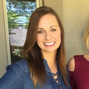 Meet your Posher, Evette